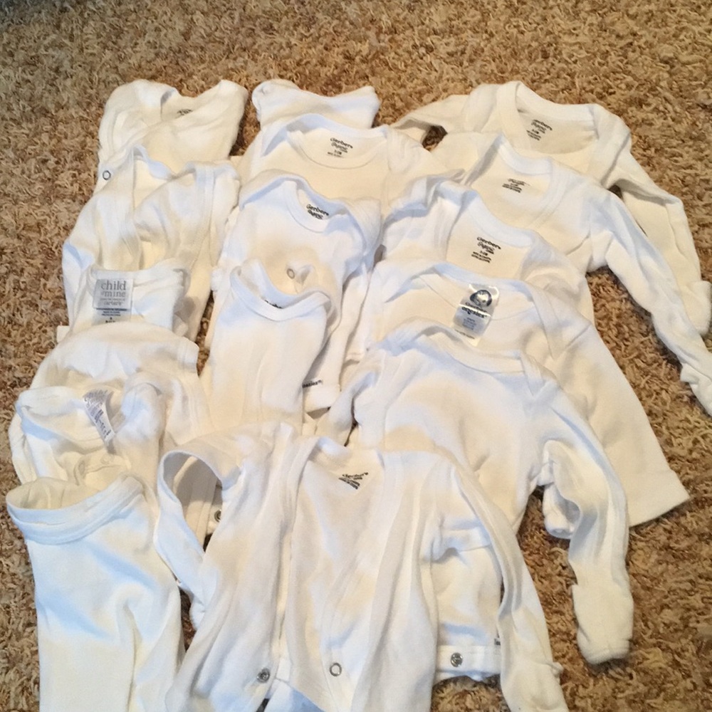 Lot of 15 onesies/shirts